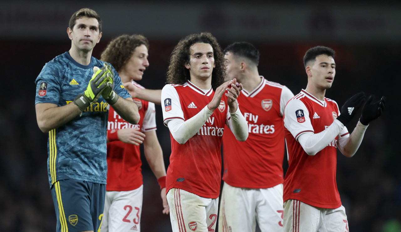 交易流言大盘点：四队觊觎浓眉哥，库明加或将留队，西部三强盯上怀特