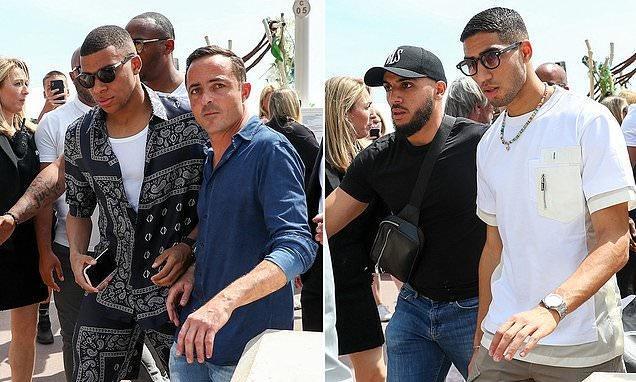 被孔帕尼细心呵护，却公开“打脸”拜仁，17岁天才小将怎么想的