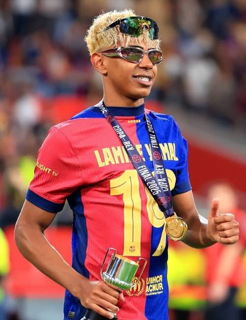 “钞能力”还是有用的，2000万组合带飞无畏，JDG夏季赛两连胜！