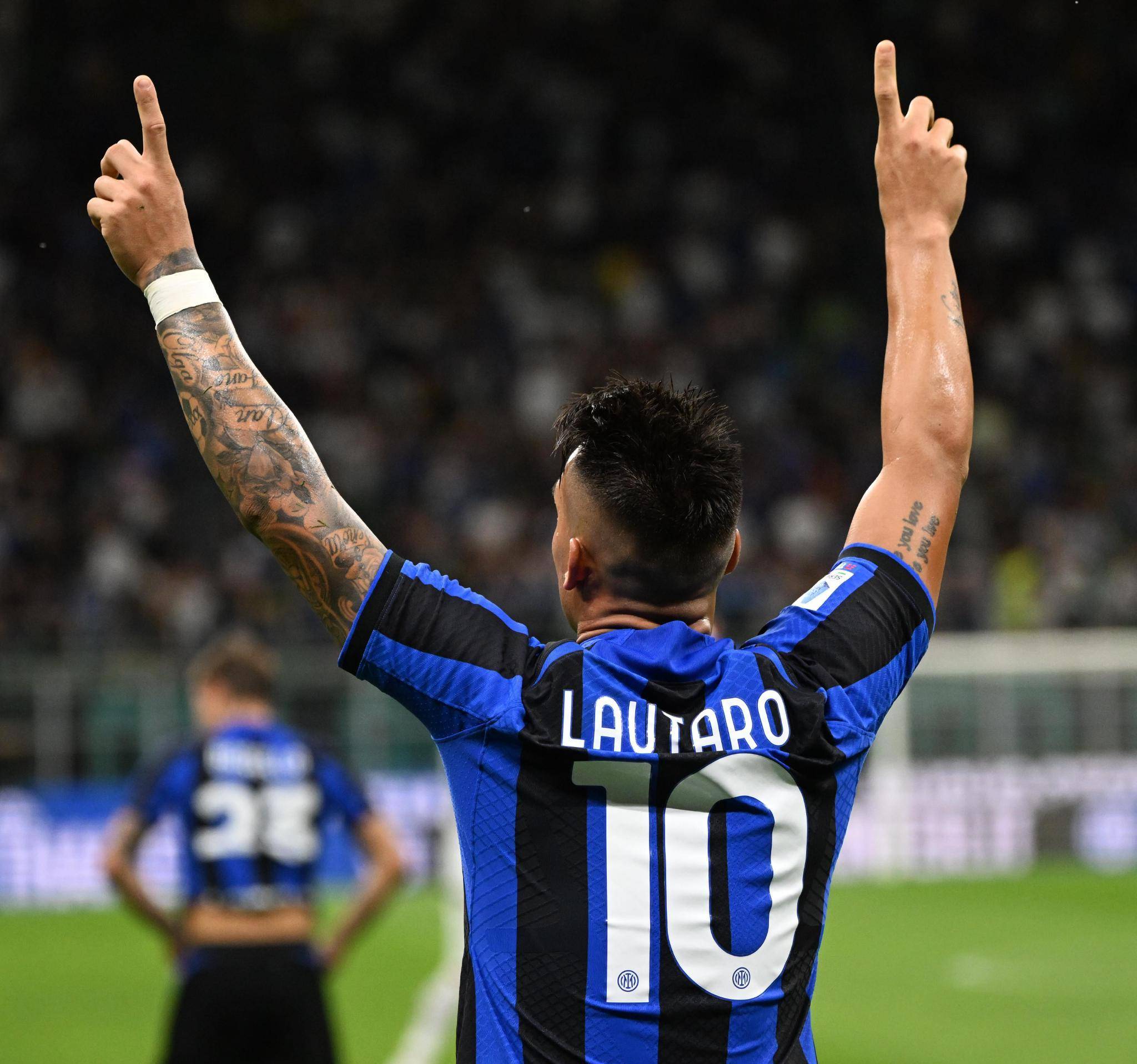 高玩魔改Wii U主机 塞入NS Lite游玩Switch游戏