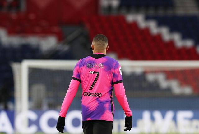 罗马诺：佛罗伦萨将租借亚特兰大中场布雷夏尼尼，含买断条款