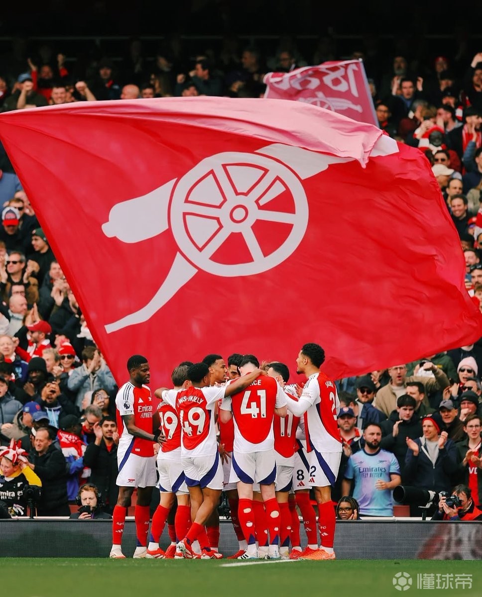 赵睿后场发球失误 孙铭徽断球上篮得手